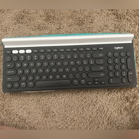 Multi-device K780 wireless keyboard | Logitech | Bluetooth keyboard - Picture 7 of 15